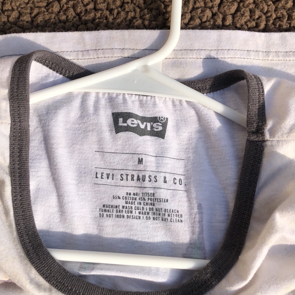 Levi’s Tank Top - Picture 3 of 4